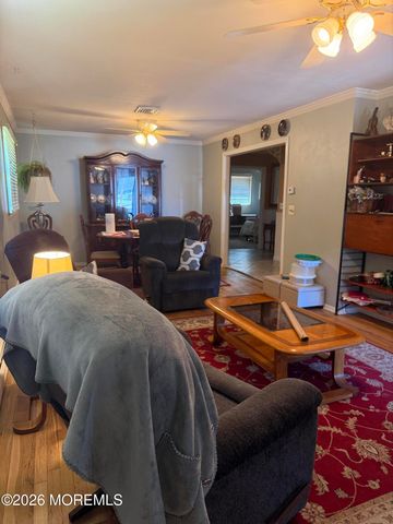 31 Mount Dashan Lane, Toms River, NJ 08753