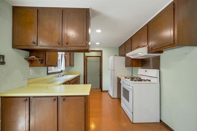 815 ASH STREET, De Pere, WI 54115