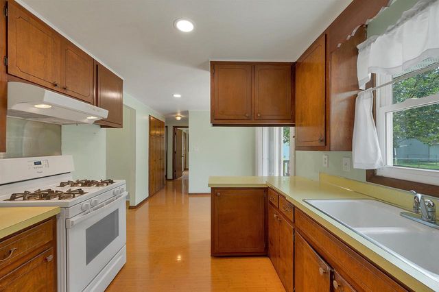 815 ASH STREET, De Pere, WI 54115