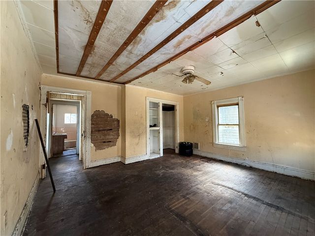 114 Thompson Ave, Donora, PA 15033