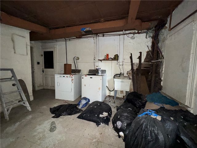 114 Thompson Ave, Donora, PA 15033