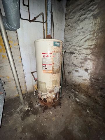 114 Thompson Ave, Donora, PA 15033