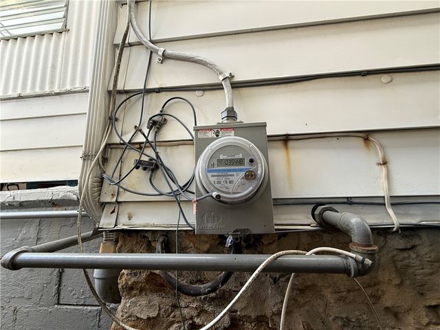 114 Thompson Ave, Donora, PA 15033