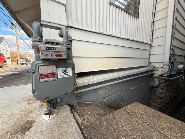 114 Thompson Ave, Donora, PA 15033