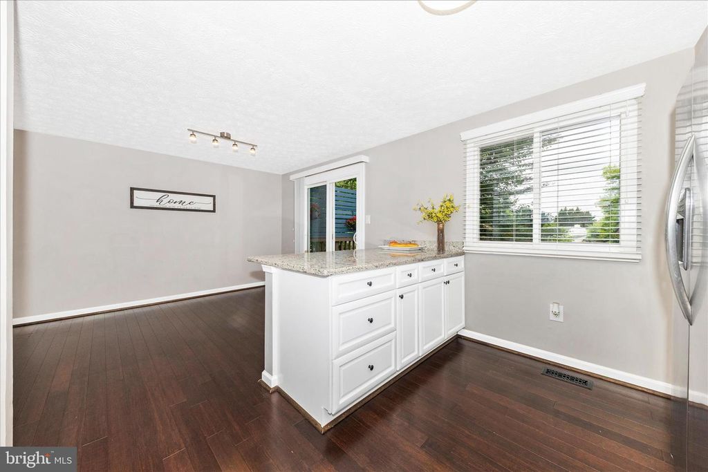Image 11 of property listing at 18048 WAGONWHEEL CT, Olney, MD 20832