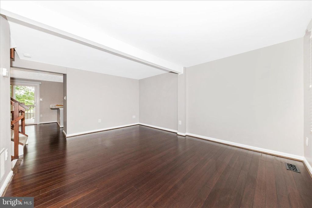 Image 3 of property listing at 18048 WAGONWHEEL CT, Olney, MD 20832