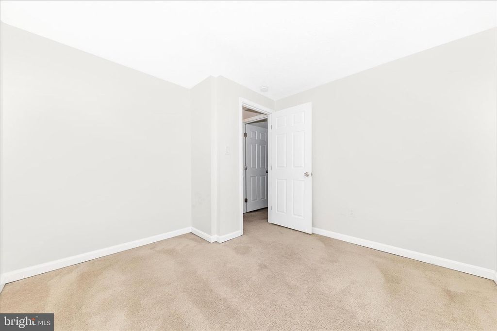 Image 30 of property listing at 18048 WAGONWHEEL CT, Olney, MD 20832
