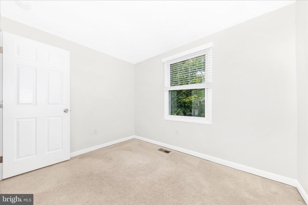 Image 31 of property listing at 18048 WAGONWHEEL CT, Olney, MD 20832