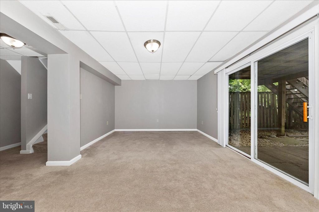 Image 33 of property listing at 18048 WAGONWHEEL CT, Olney, MD 20832