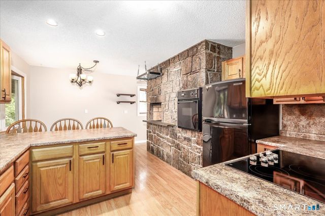 20 Twilight Lane, Brookfield, CT 06804