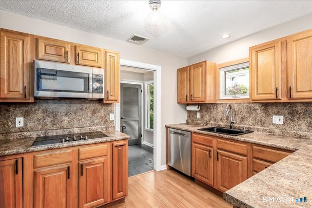 20 Twilight Lane, Brookfield, CT 06804