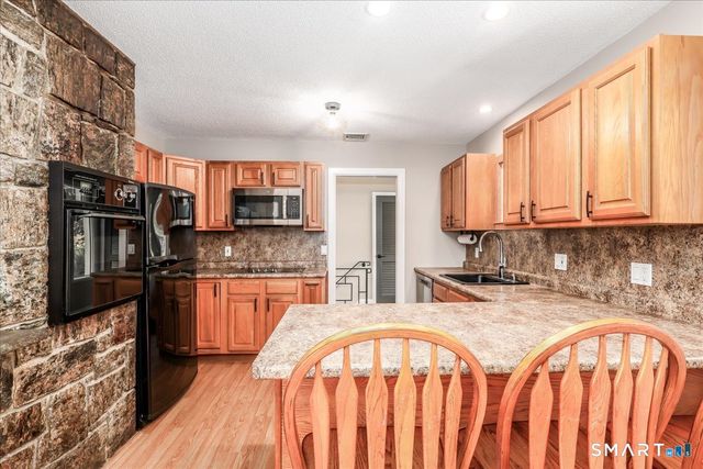 20 Twilight Lane, Brookfield, CT 06804