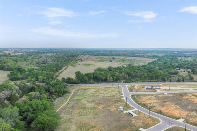579 Lower Elgin RD, Elgin, TX 78621