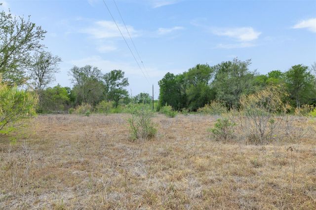 579 Lower Elgin RD, Elgin, TX 78621