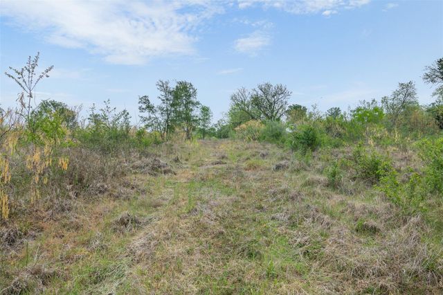 579 Lower Elgin RD, Elgin, TX 78621