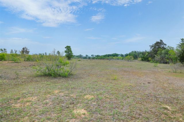 579 Lower Elgin RD, Elgin, TX 78621