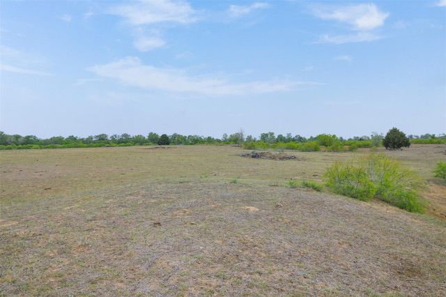 579 Lower Elgin RD, Elgin, TX 78621