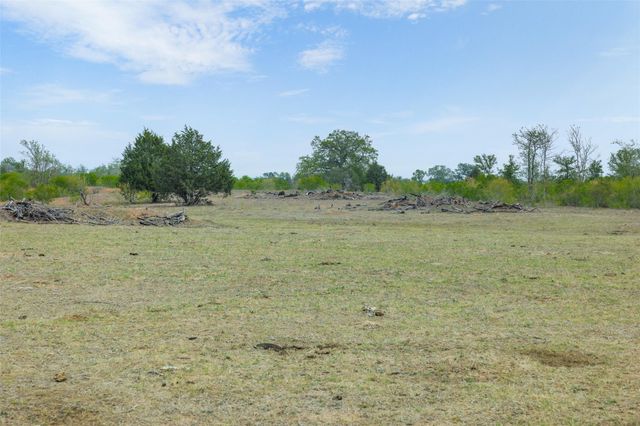 579 Lower Elgin RD, Elgin, TX 78621