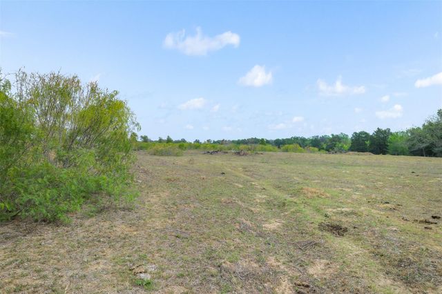 579 Lower Elgin RD, Elgin, TX 78621