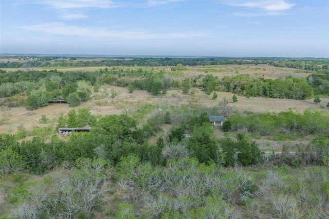 579 Lower Elgin RD, Elgin, TX 78621