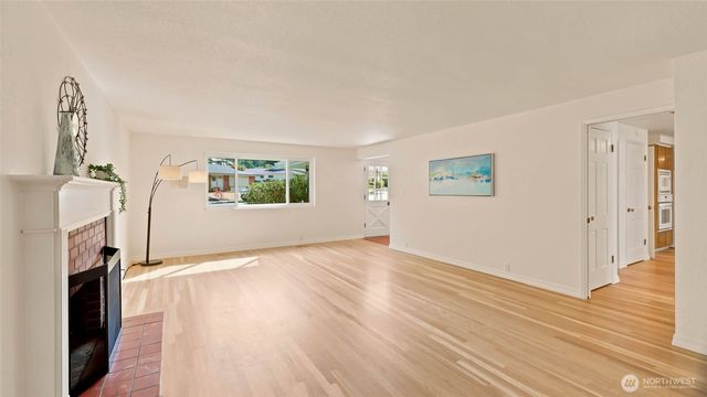 1003 144th Place SE, Bellevue, WA 98007