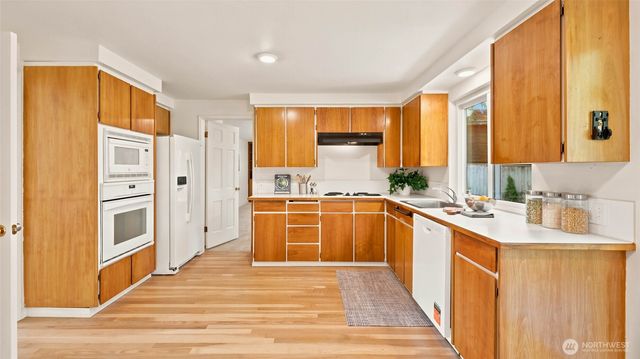 1003 144th Place SE, Bellevue, WA 98007
