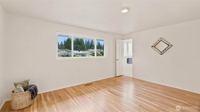 1003 144th Place SE, Bellevue, WA 98007
