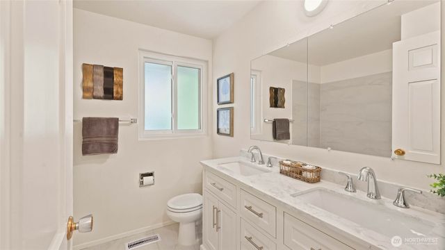 1003 144th Place SE, Bellevue, WA 98007