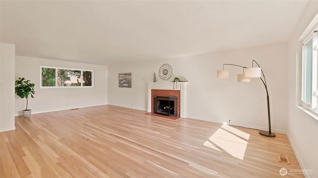 1003 144th Place SE, Bellevue, WA 98007