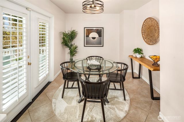 6939 Fauntleroy Way SW, Seattle, WA 98136