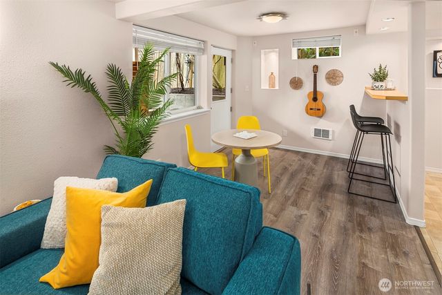 6939 Fauntleroy Way SW, Seattle, WA 98136