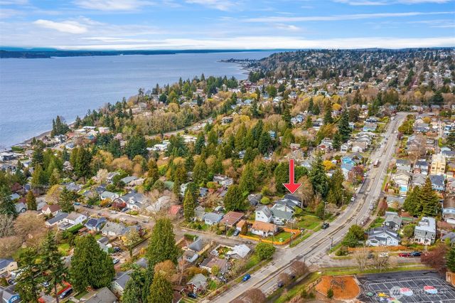 6939 Fauntleroy Way SW, Seattle, WA 98136