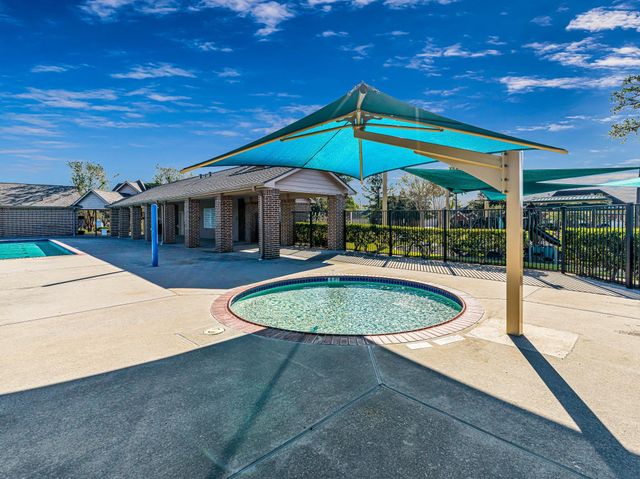 14106 Pinebrook Thistle Court, Cypress, TX 77429