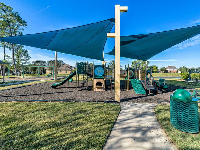 14106 Pinebrook Thistle Court, Cypress, TX 77429