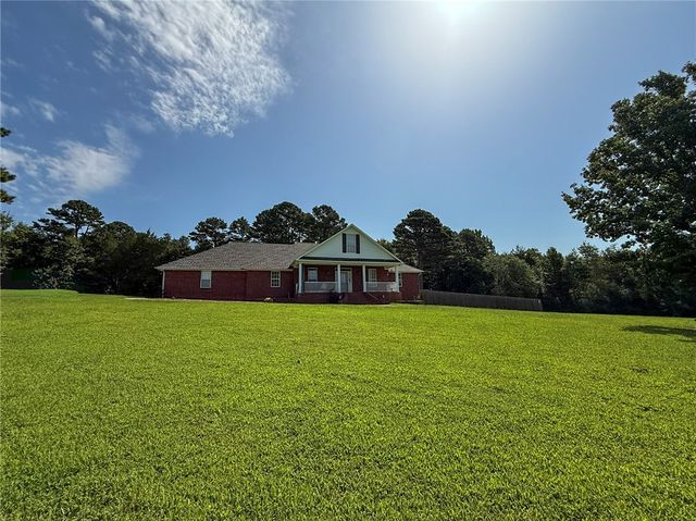 70 Walthall Road, Russellville, AR 72802