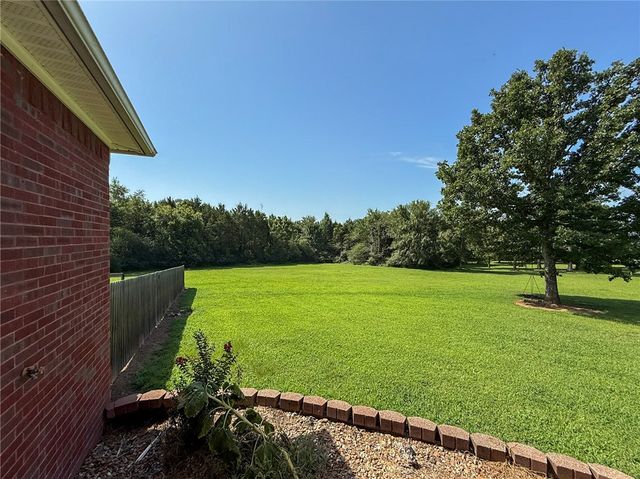 70 Walthall Road, Russellville, AR 72802