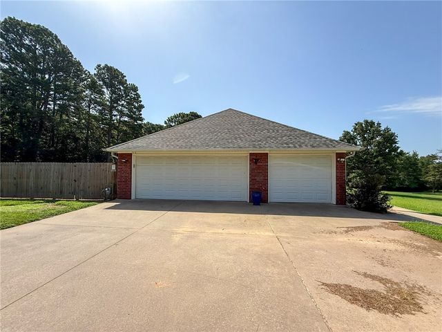 70 Walthall Road, Russellville, AR 72802