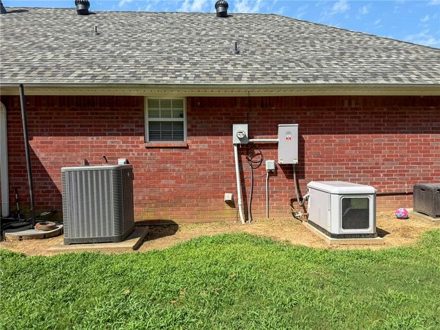 70 Walthall Road, Russellville, AR 72802