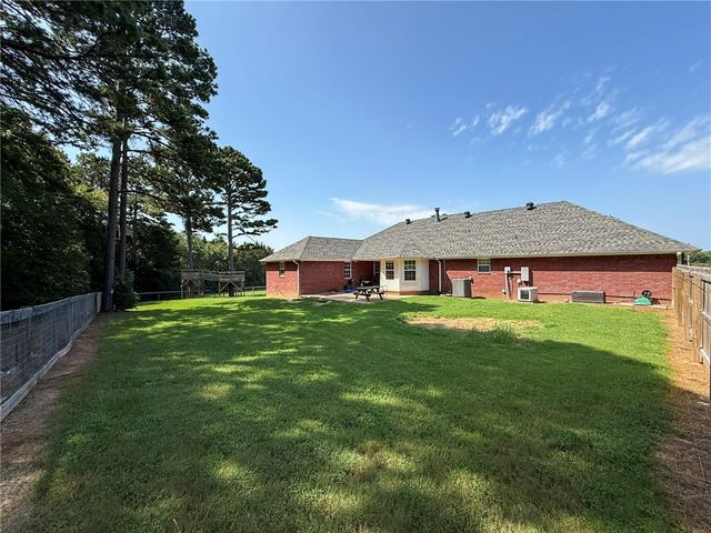70 Walthall Road, Russellville, AR 72802