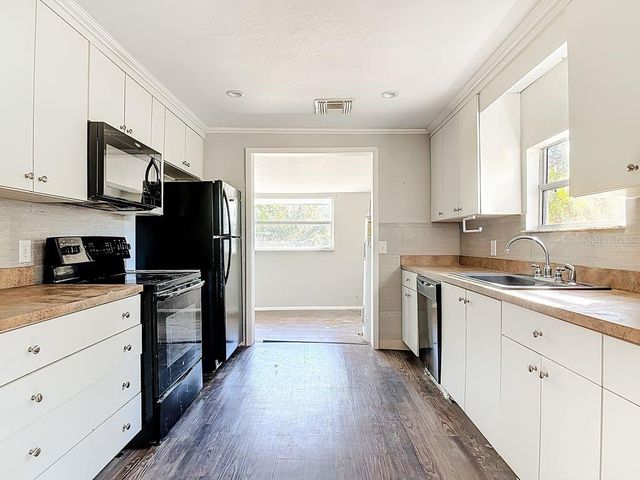 106 E ROSEHILL AVENUE, Deland, FL 32724