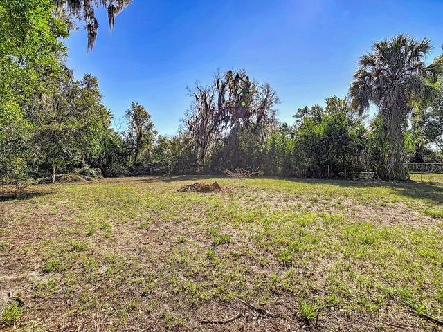 106 E ROSEHILL AVENUE, Deland, FL 32724