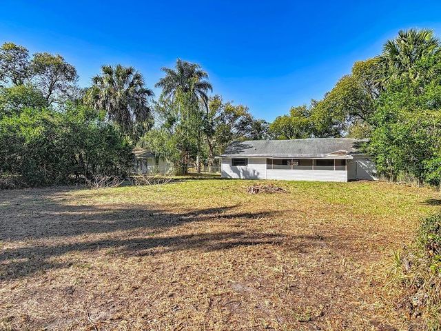 106 E ROSEHILL AVENUE, Deland, FL 32724