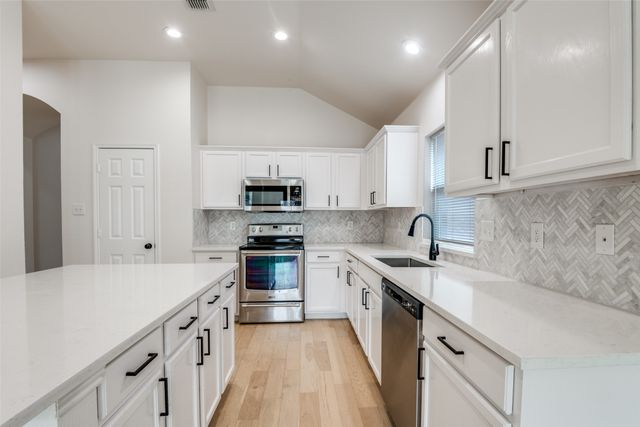 405 Hackberry Drive, Fate, TX 75087