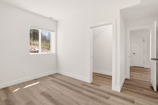 4217 W Tolliver Ct, Spokane, WA 99208