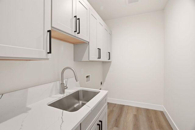 4217 W Tolliver Ct, Spokane, WA 99208