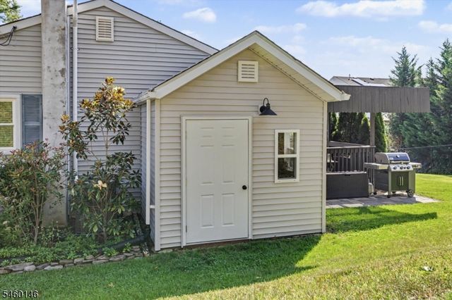807 Brooklyn Ave, Raritan Boro, NJ 08869