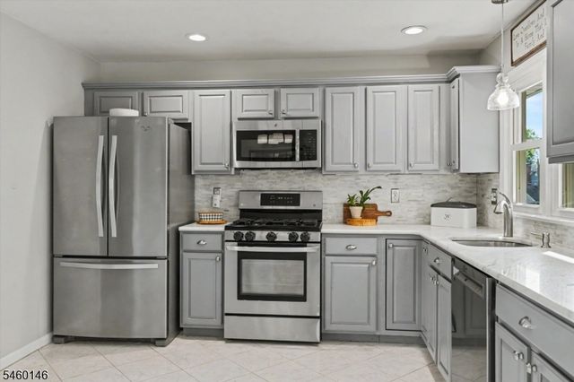 807 Brooklyn Ave, Raritan Boro, NJ 08869