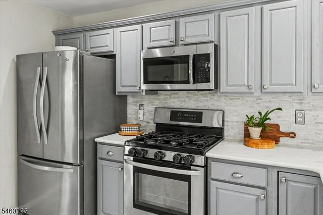 807 Brooklyn Ave, Raritan Boro, NJ 08869