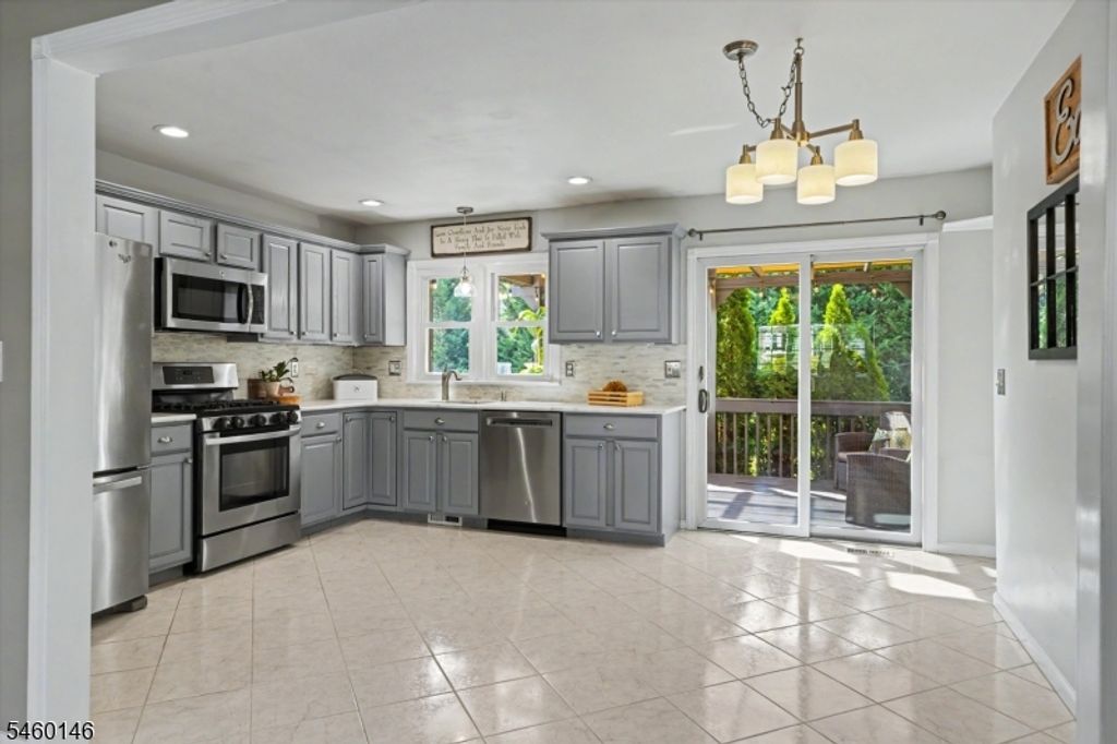 807 Brooklyn Ave, Raritan Boro, NJ 08869 — photo 5