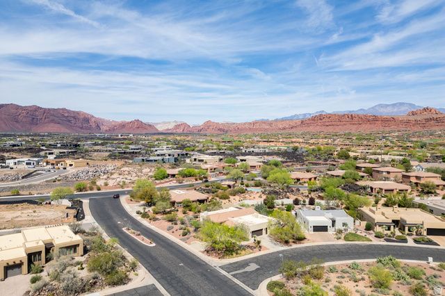 30 W BEDROCK CIR, Santa Clara, UT 84765